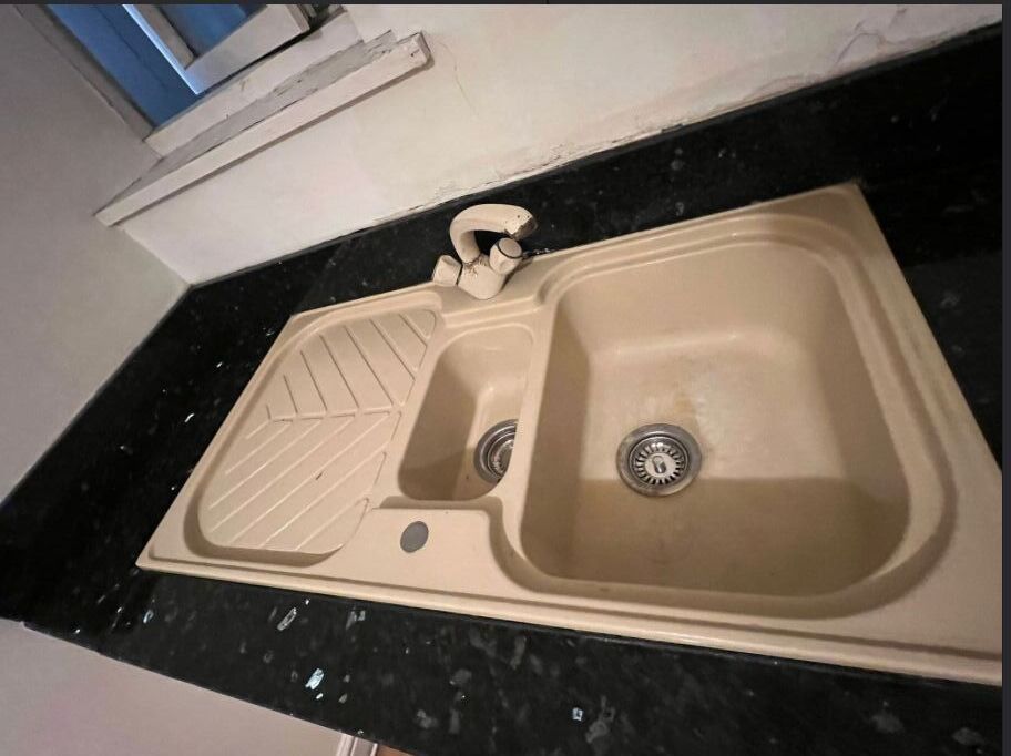 Kitchen sink after cleaning